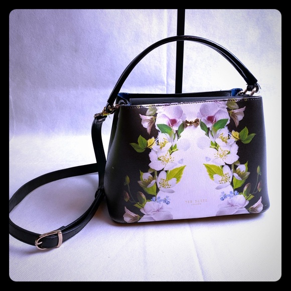 Ted Baker London Handbags - 🎀🎀TED BAKER Baila Shoulder Bag🎀🎀